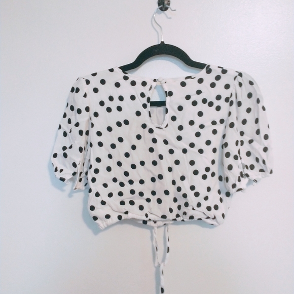 Charlie Holiday the Holiday top features puff sleeves, a round neckline, drawstr - Picture 2 of 6